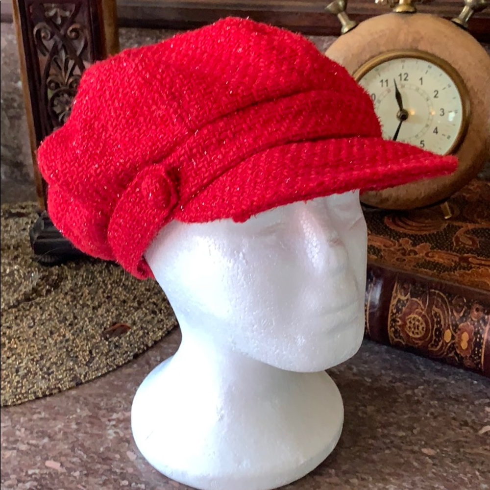 Red newsboy hat ! Like new ! Excellent condition